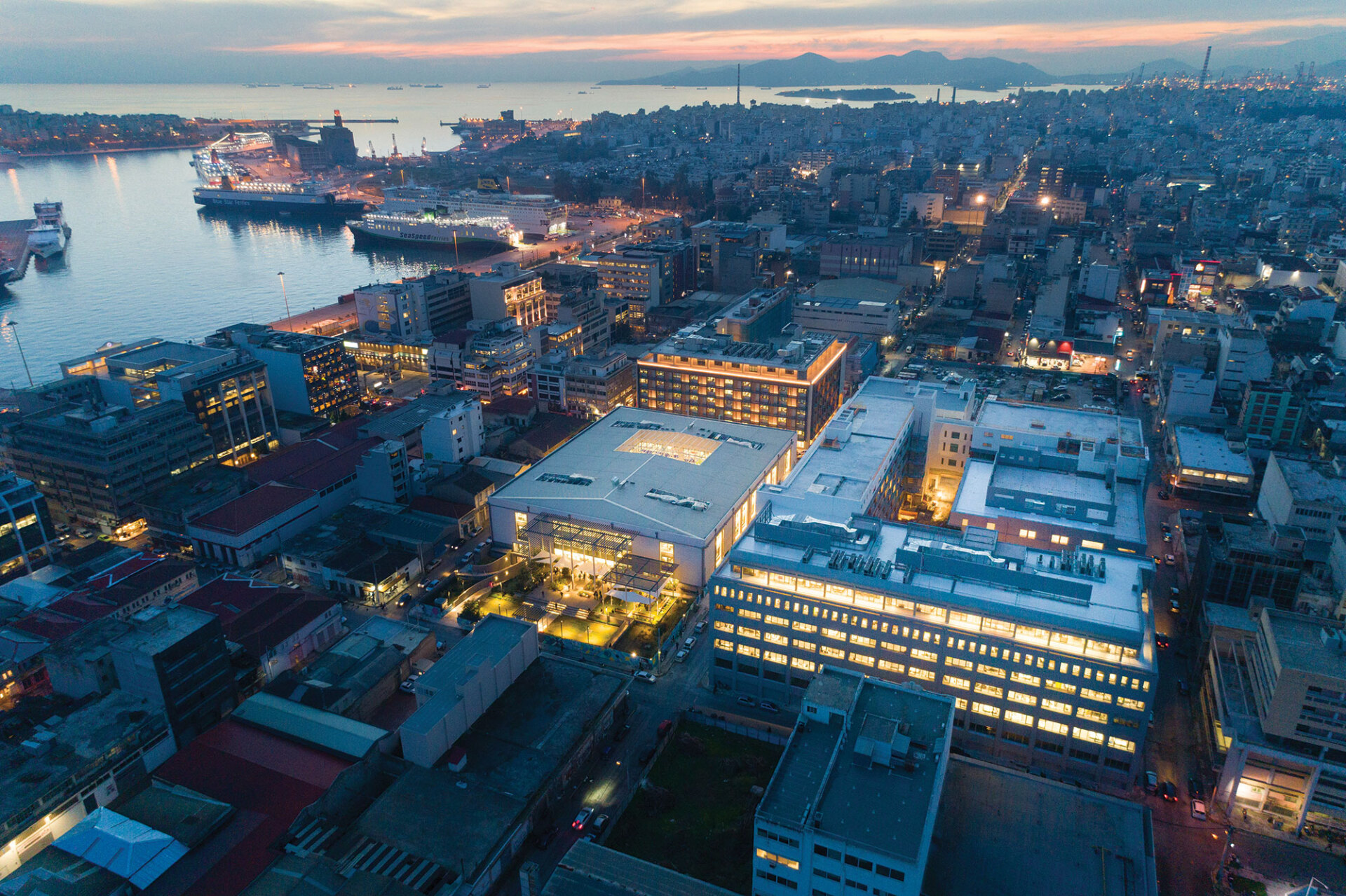Piraeus Port Plaza © Nikos Daniilidis