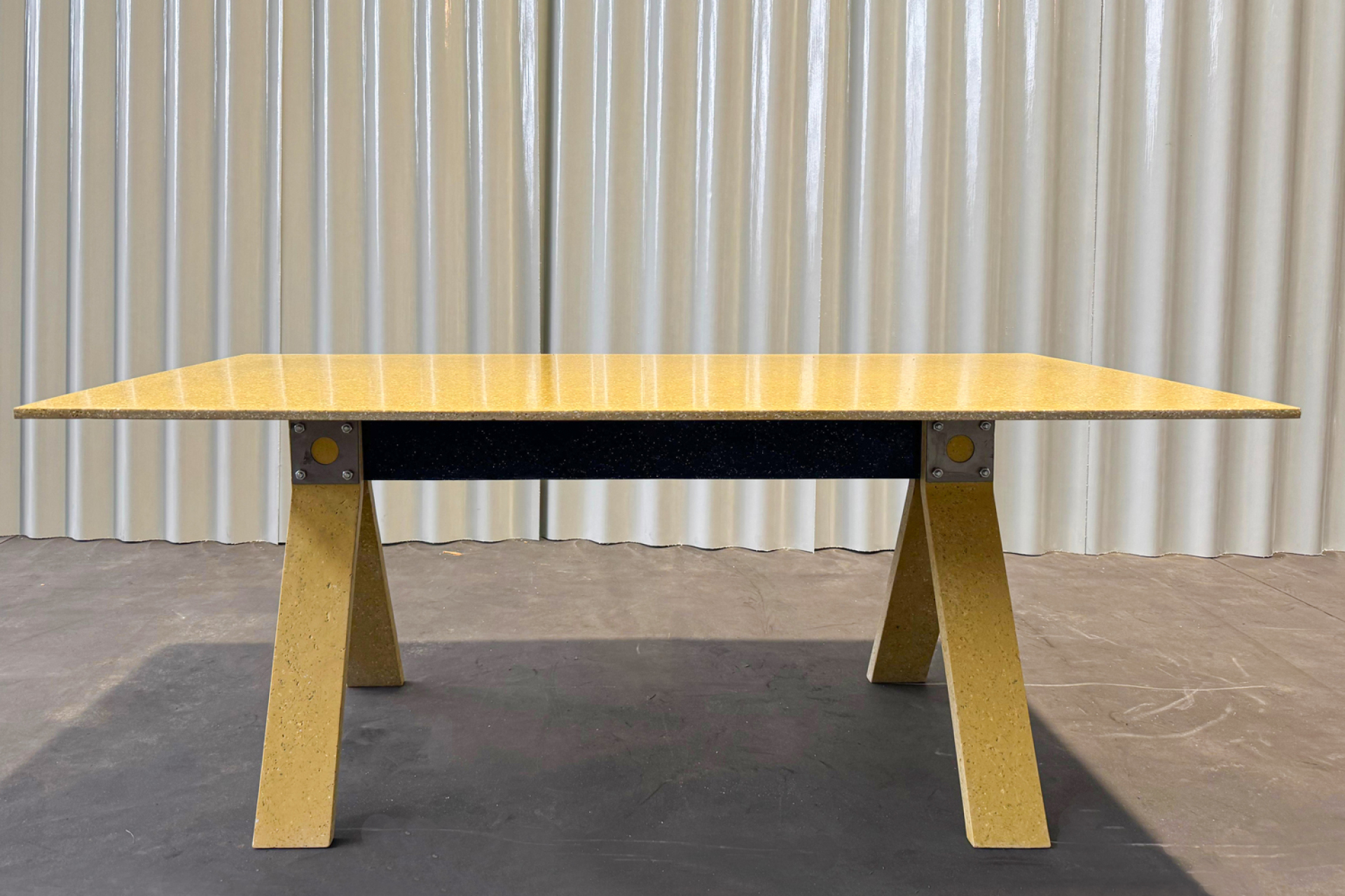 Τραπέζι | Deremco project DJ series - Table | Σχεδιασμός Origoni Steiner-Παραγωγή Fibereuse Tech