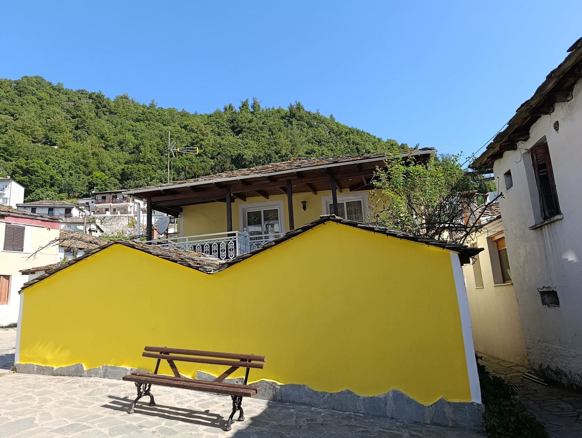 Παναγία Θάσου: Εκεί που το νερό τραγουδάει κάτω από τα πλατάνια