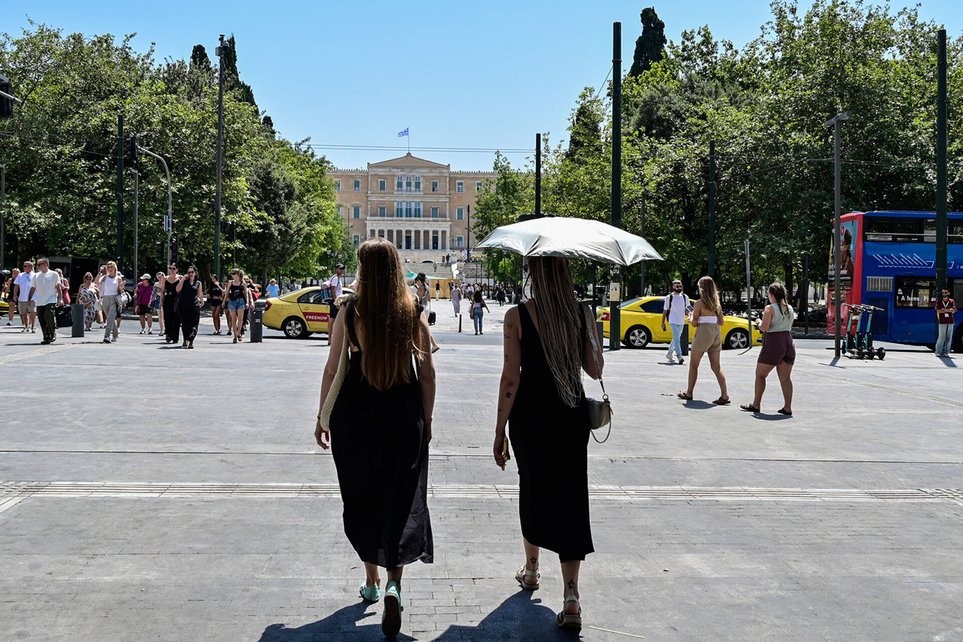 Καύσωνας στην Αθήνα © ΜΙΧΑΛΗΣ ΠΑΠΑΝΙΚΟΛΑΟΥ/EUROKINISSI