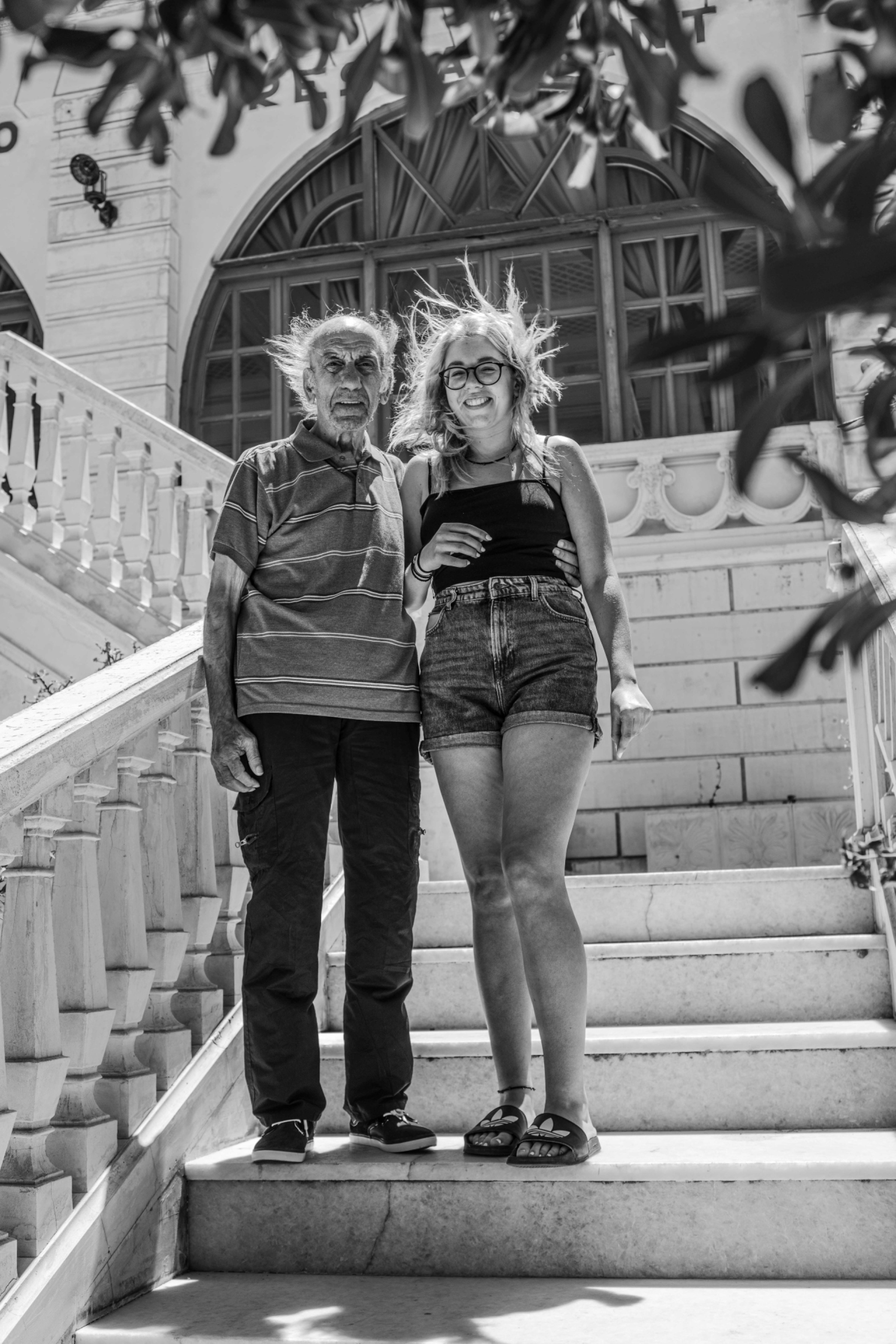Ο φωτογράφος Τάκης Σπυρόπουλος μιλά για τις «Γενεές της Ίου», τη μνήμη, την κοινότητα και το μέλλον του νησιού.