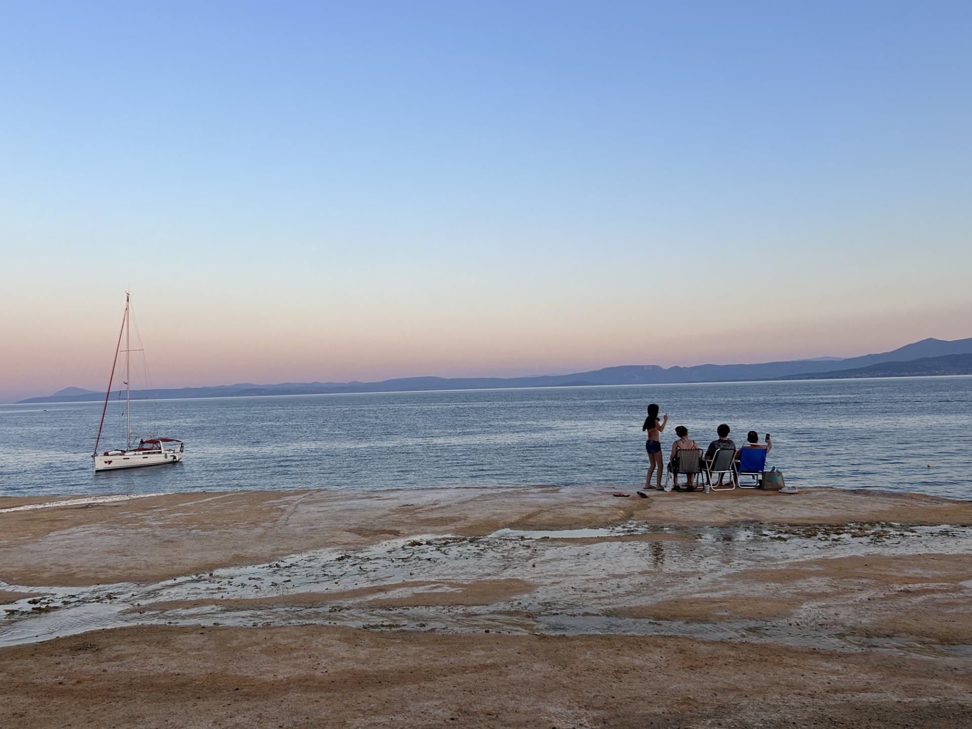 Δέκα μέρες στη Βόρεια Εύβοια, στις Ροβιές, κι ένα μάθημα για τις διακοπές