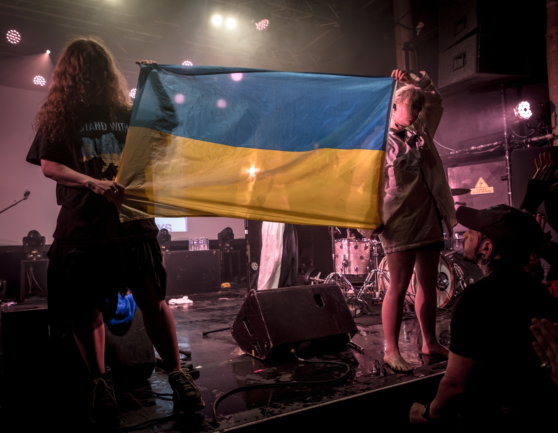 Οι Pussy Riot μιλούν στην ATHENS VOICE για την εξορία, την αντίσταση και το «Riot Days», λίγες ώρες πριν τη συναυλία τους στο gazarte ground stage της Αθήνας.