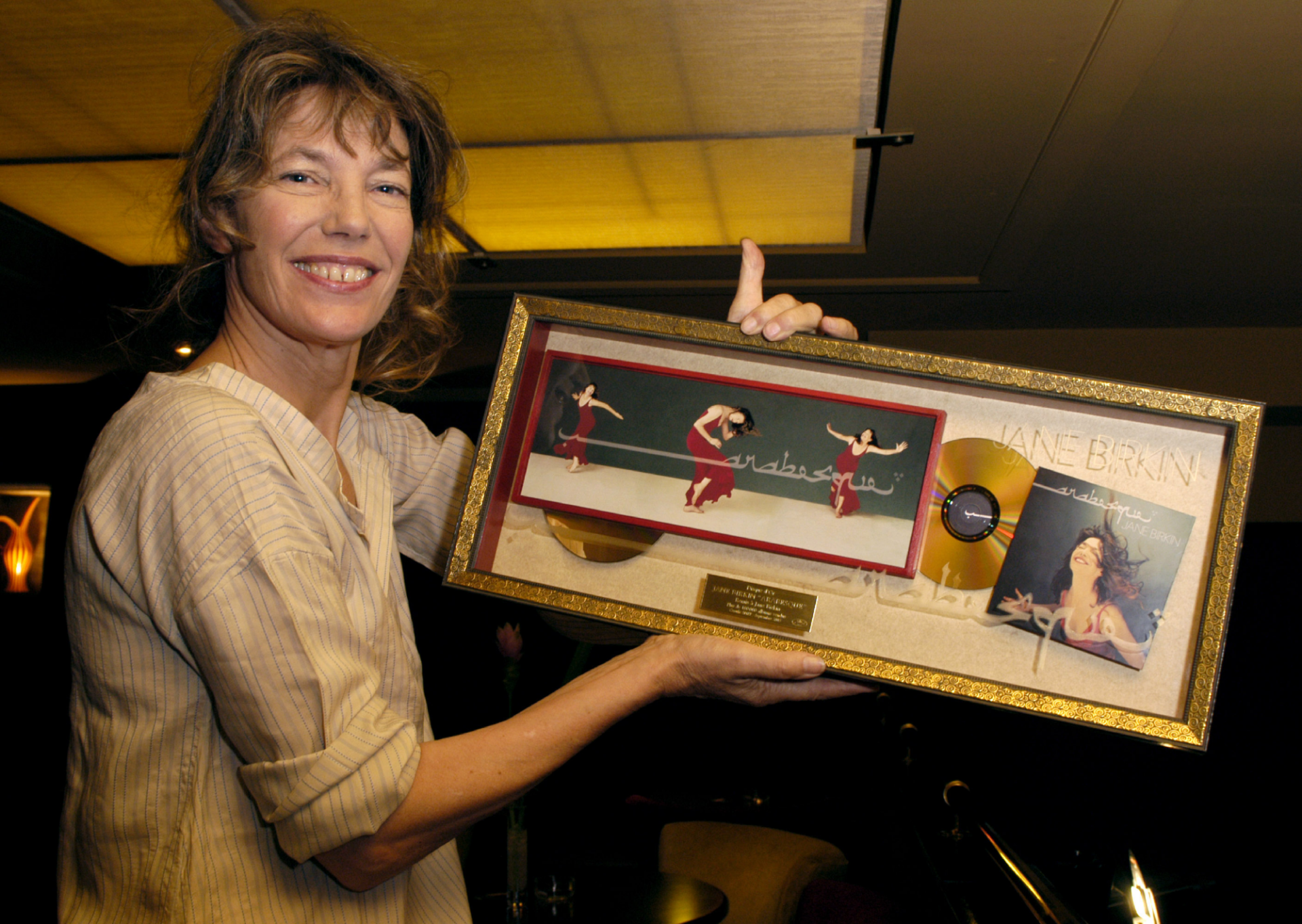 Η Jane Birkin έλαβε χρυσό δίσκο για την πώληση 100.000 αντιτύπων του άλμπουμ της "Arabesque" © Jean Baptiste Lacroix/WireImage