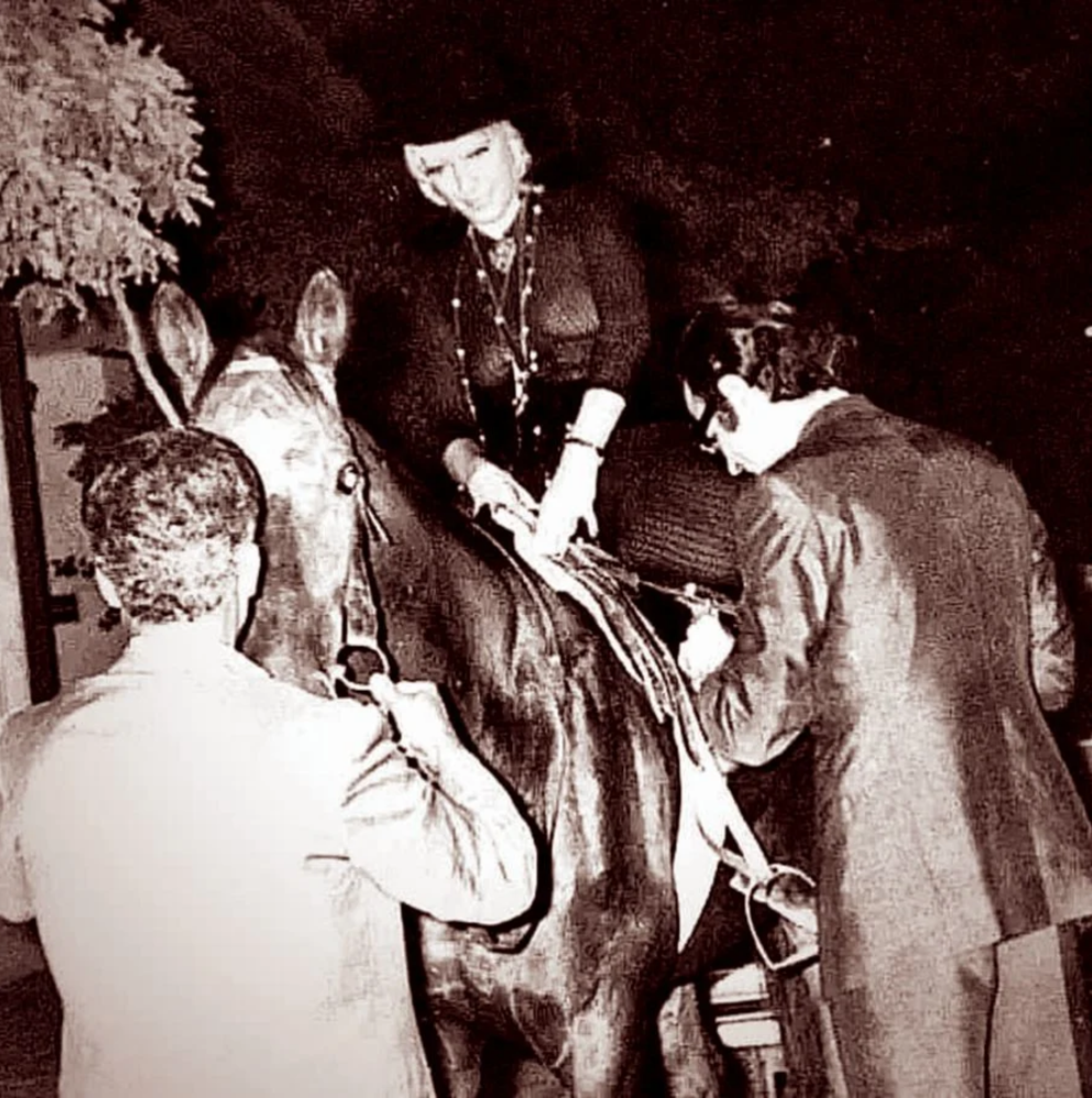 Με το άλογο από τον βασιλικό στάβλο έκανε τον γύρο του Κολωνακίου