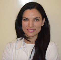 Η δερματολόγος Μαρία Κυριαζοπούλου