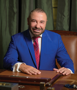 Μιλτιάδης Λάγιος, επανορθωτικός πλαστικός  χειρουργός