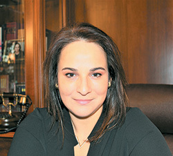 Η πλαστική χειρουργός Λουίζα Μιχαλάκη