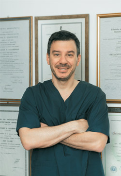 Θεόδωρος Καλαμπόκας, χειρουργός - μαιευτήρας - γυναικολόγος