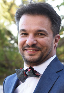 Καρατσουράκης Θεόφιλος, Ρευματολόγος