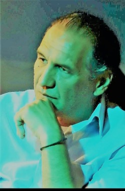 Ο θεατρικός συγγραφέας Γιώργος Α. Χριστοδούλου