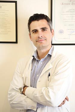 Νικόλαος Κυριάκος, Διδάκτωρ Ιατρικής Σχολής Αθηνών, Επιμελητής Γαστρεντερολογικής Κλινικής 401 Στρατιωτικού Νοσοκομείου.