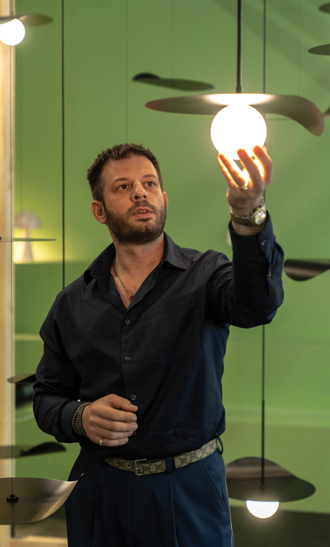 Chris Basias, Designer φωτιστικών