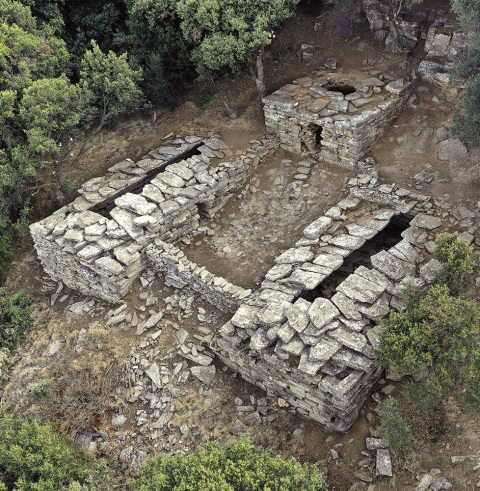 Τα δρακόσπιτα στη θέση Πάλλη-Λάκκα