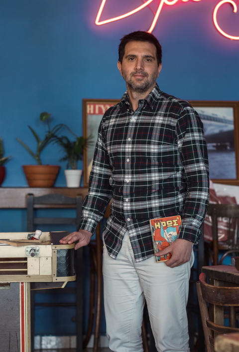 Συνέντευξη: Ο Λεωκράτης Ανεμουδουράς μιλάει στην ATHENS VOICE για την ιστορία των εκδόσεων Μικρός Ήρως, πριν την επετειακή έκθεση για τα 70 χρόνια, στο Ίδρυμα Μιχάλης Κακογιάννης. 