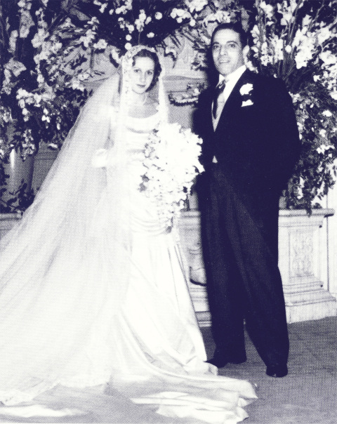 Ο γάμος του Αριστοτέλη (Αρίστου) Ωνάση με την Αθηνά (Τίνα) Λιβανού. Πηγή: Αρχείο Ιδρύματος Αλέξανδρος Σ. Ωνάσης.