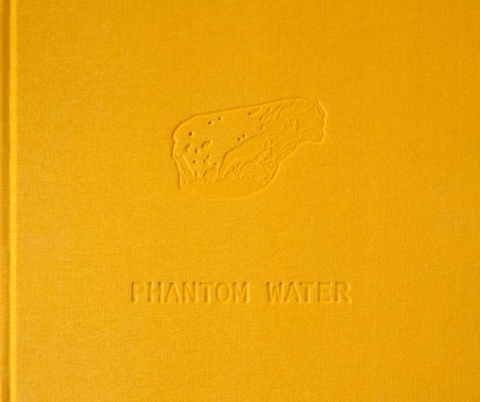 «Phantom Water», το photobook του Παύλου Λάζου για την ανυδρη Σίφνο