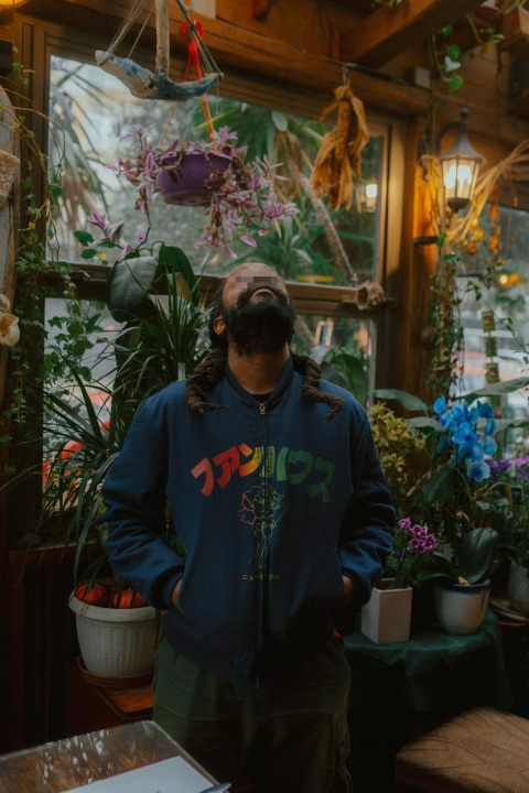 billy woods: Ο αμερικανός ράπερ επισκέφτηκε την Αθήνα για live και μάς μίλησε για την εμπειρία του, τη μουσική και τον κόσμο.