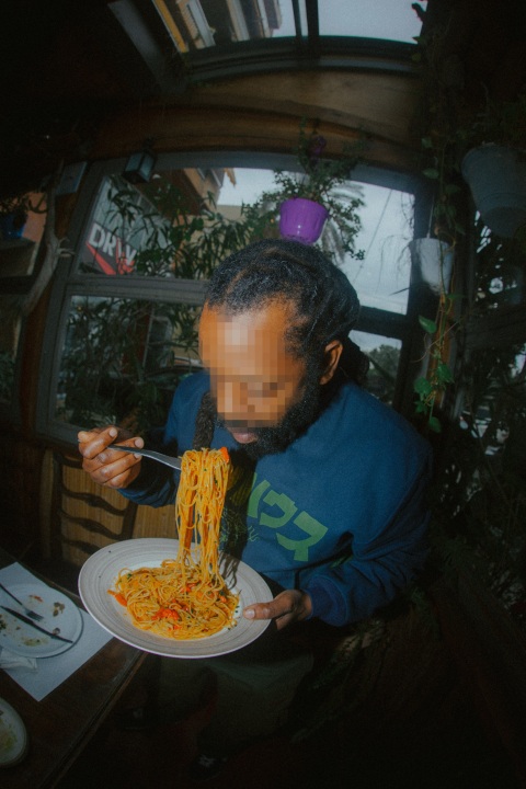 billy woods: Ο αμερικανός ράπερ επισκέφτηκε την Αθήνα για live και μάς μίλησε για την εμπειρία του, τη μουσική και τον κόσμο.