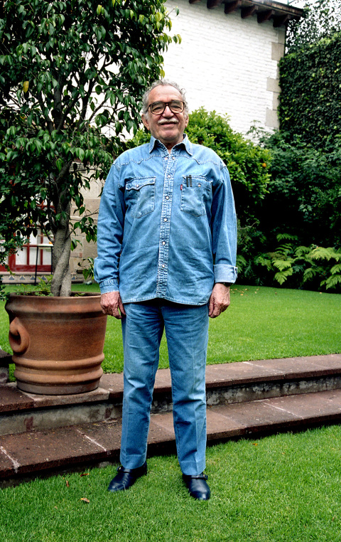 Ο Δημήτρης Γέρος φωτογραφίζει τον Γκάμπριελ Γκαρσία Μάρκες στο σπίτι του στο Μεξικό, το 2006