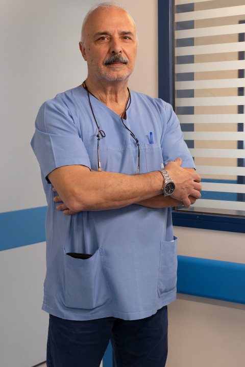 Παύλος Βερνίκος, εντατικολόγος