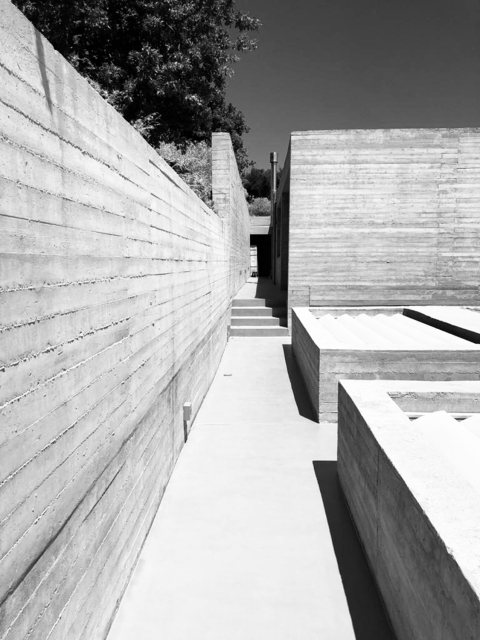 Ανδρέας Κούρκουλας: Συνέντευξη στην Athens Voice για την αρχιτεκτονική, την Αθήνα και την κληρονομιά που αφήνει η δουλειά του