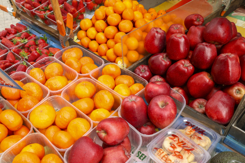 Οι τελευταίοι υπαίθριοι «φρουτάδες» της Αθήνας