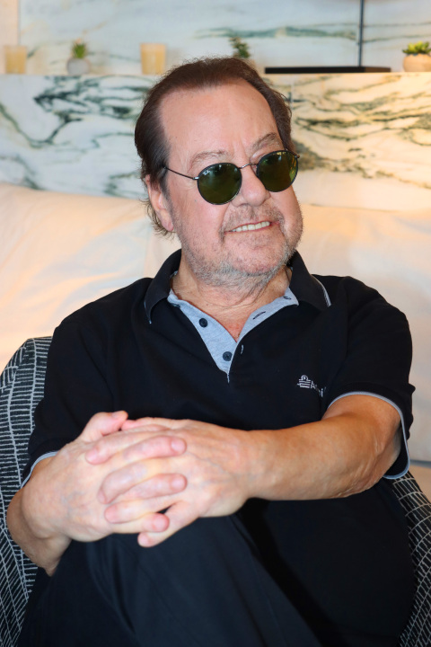 Γιάννης Πάριος: Όλη μας η ζωή είναι ένα ναυάγιο