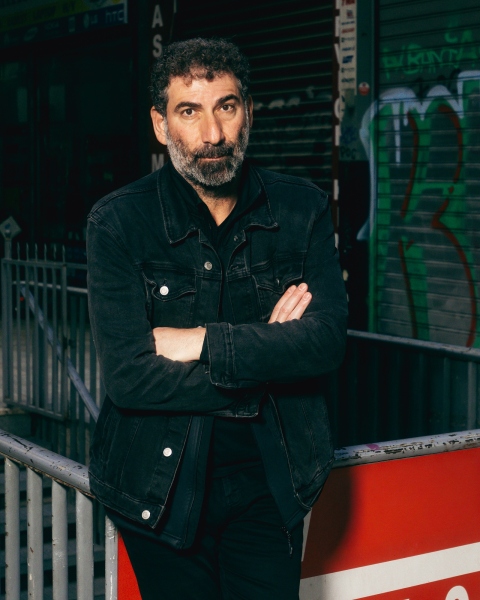 Γιάννης Οικονομίδης: Ο σκηνοθέτης και σεναριογράφος μιλάει στην Athens Voice για τη νέα του ταινία Σπασμένη Φλέβα