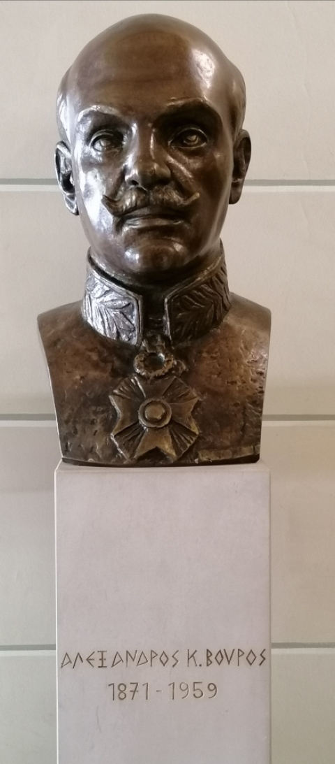 Προτομή του Αλεξάνδρου Βούρου