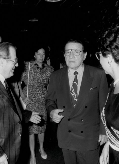 Ο Διευθυντής του Αστέρα Χρόνης Στεργιόπουλος υποδέχεται τον Ιωάννη Λάτση.