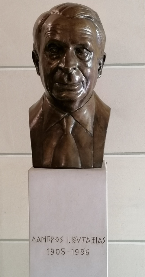 Προτομή του Λάμπρου Ευταξία