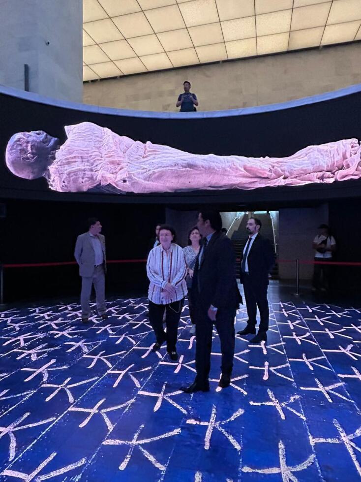 Η Υπουργός Πολιτισμού στο Εθνικό Μουσείο Αιγυπτιακού Πολιτισμού στο Κάιρο,  με τον Διευθυντή El Tayeb Abbas