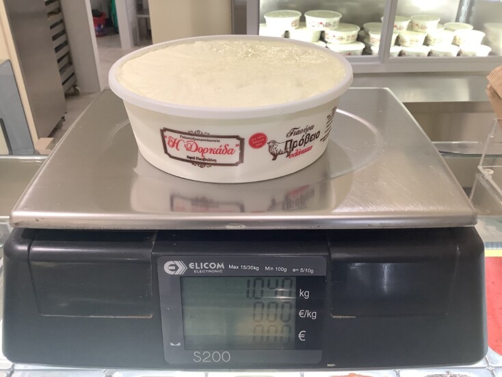 Δορκάδα: Το παραδοσιακό γαλακτοζαχαροπλαστείο  της Θεσσαλονίκης που δικαιούται ένα αστέρι Michelin