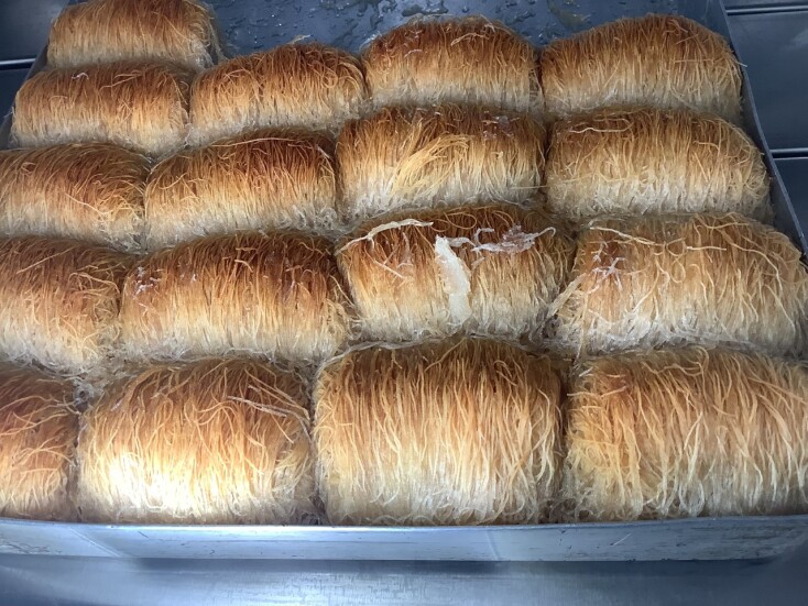 Δορκάδα: Το παραδοσιακό γαλακτοζαχαροπλαστείο  της Θεσσαλονίκης που δικαιούται ένα αστέρι Michelin