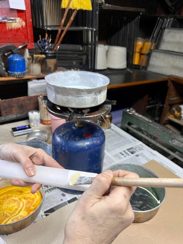 Kηροπλαστείο Αβράμης: Ένα εργαστήριο της Πάτρας φτιάχνει χειροποίητα κεριά από το 1898