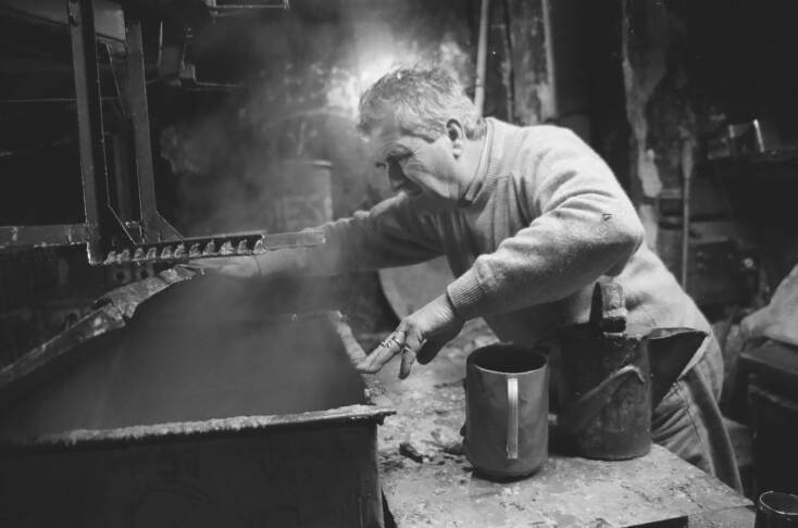 Kηροπλαστείο Αβράμης: Ένα εργαστήριο της Πάτρας φτιάχνει χειροποίητα κεριά από το 1898