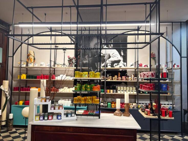 Kηροπλαστείο Αβράμης: Ένα εργαστήριο της Πάτρας φτιάχνει χειροποίητα κεριά από το 1898