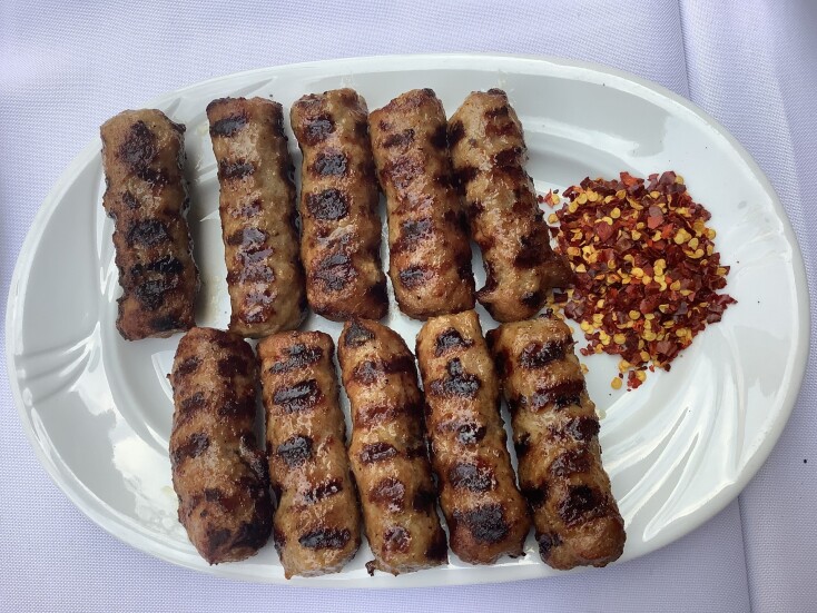 Εστιατόριο Διάβαση για γύρο και σουτζουκάκι σπέσιαλ