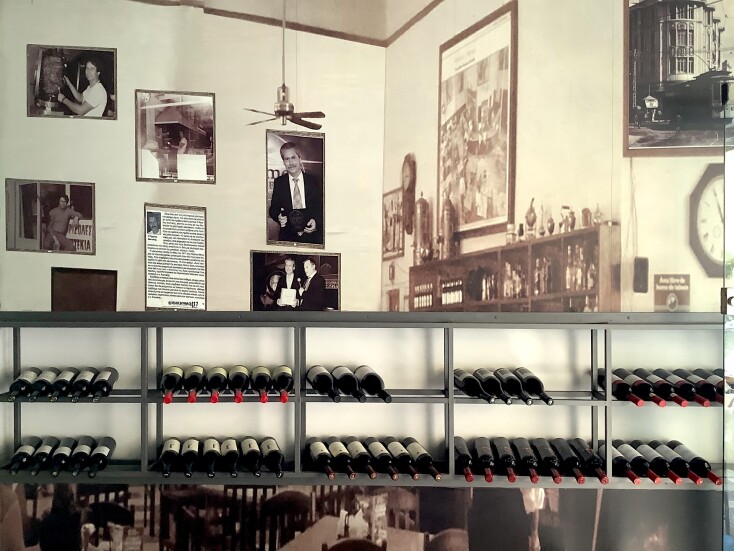 Εστιατόριο Διάβαση για γύρο και σουτζουκάκι σπέσιαλ