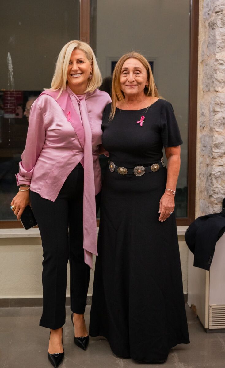 Η γιατρός-συγγραφέας Νεκταρία Ζαγοριανάκου και η Μαίρη Γκούβα, Καθηγήτρια Ψυχολογίας Ασθενών του Πανεπιστημίου Ιωαννίνων