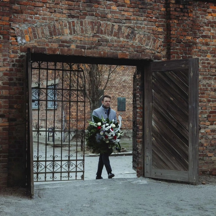 Κασσελάκης από το Άουσβιτς: Ο αγώνας απέναντι στο μίσος και τη μισαλλοδοξία είναι διαρκής