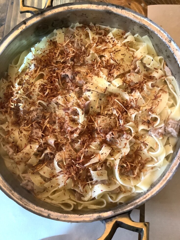 Παραδοσιακό καφενείο «στου Μήτσου» στο Καπάνι: Αριστοκρατική κουζίνα για λαϊκούς πρίγκιπες