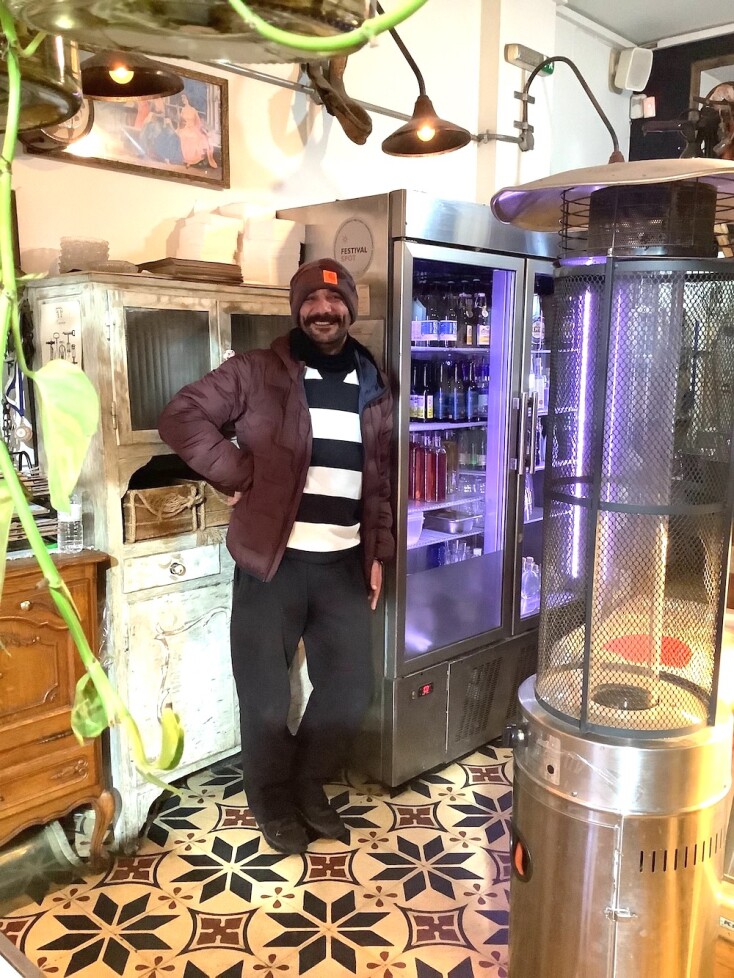 Παραδοσιακό καφενείο «στου Μήτσου» στο Καπάνι: Αριστοκρατική κουζίνα για λαϊκούς πρίγκιπες