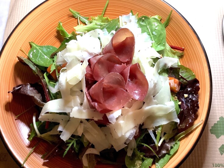 Βαρύ Πεπόνι: Η γκουρμέ κουλτούρα της πλατείας Ναβαρίνου