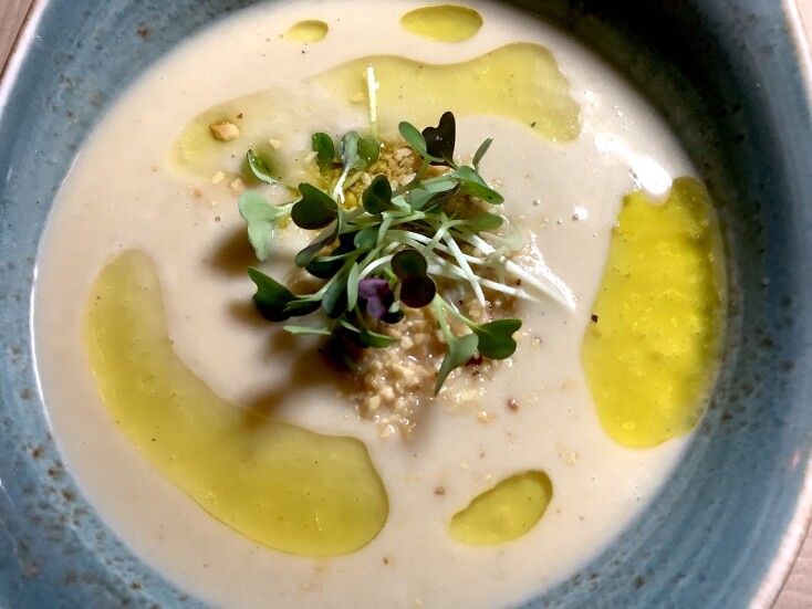 Βαρύ Πεπόνι: Η γκουρμέ κουλτούρα της πλατείας Ναβαρίνου