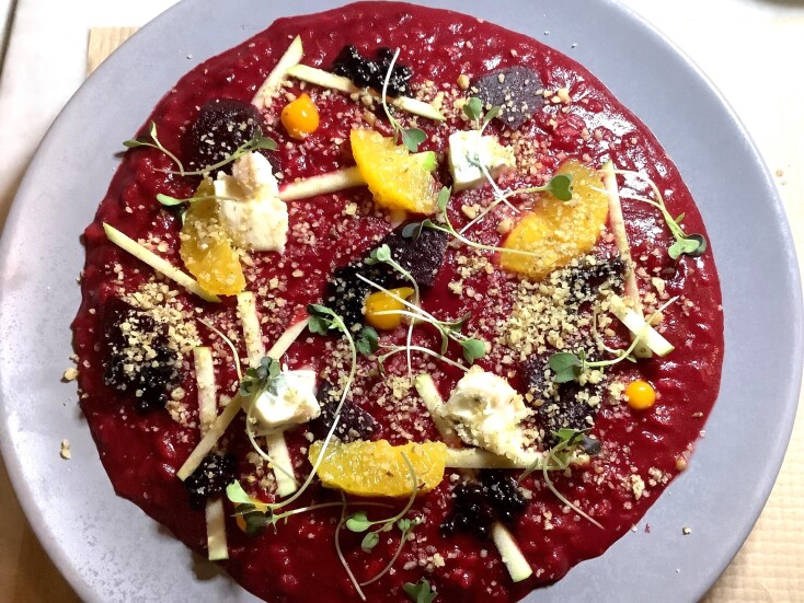 Βαρύ Πεπόνι: Η γκουρμέ κουλτούρα της πλατείας Ναβαρίνου