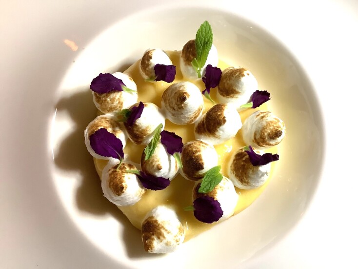 Βαρύ Πεπόνι: Η γκουρμέ κουλτούρα της πλατείας Ναβαρίνου