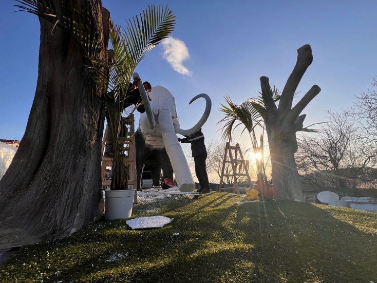 Ο μάγος των αρμάτων στον Πολύγυρο Χαλκιδικής - Φέτος «κλωνοποιεί» τα μαμούθ	