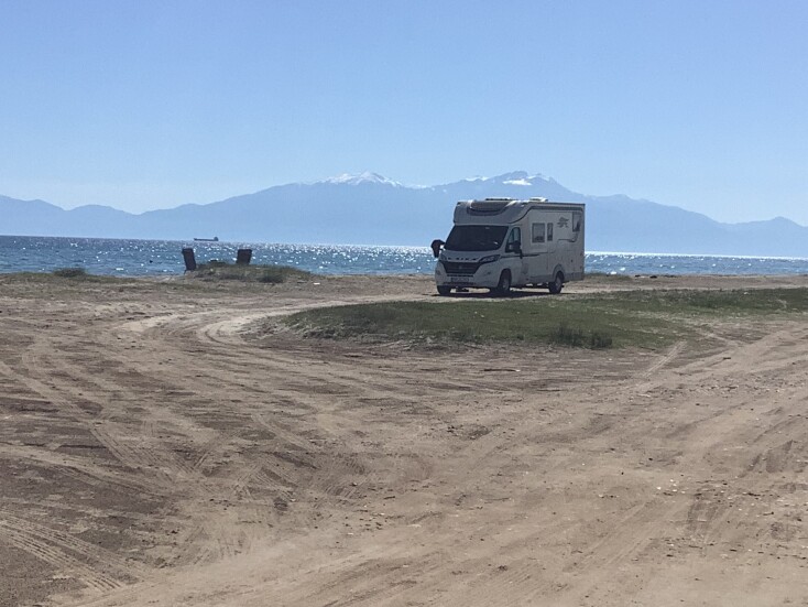 Αγκυροβόλι: Για φρέσκο ψάρι και ουζάρες στον Ποταμό της Επανομής 